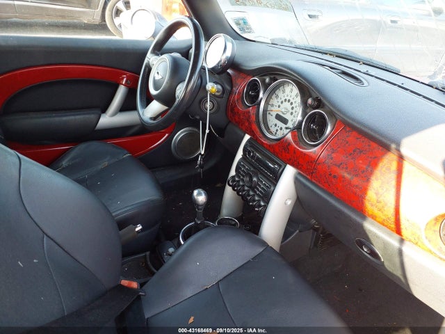 2006 MINI COOPER S WMWRH33586TJ42321 Photo 4