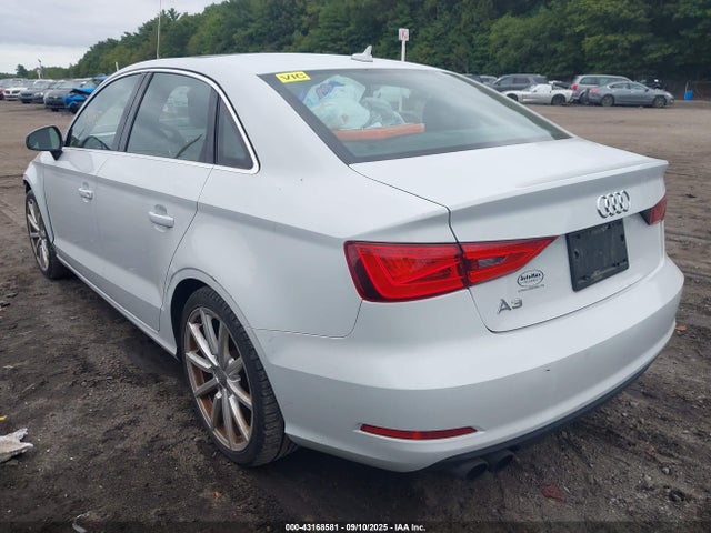 2015 AUDI A3 WAUCCGFF2F1024471 Photo 2
