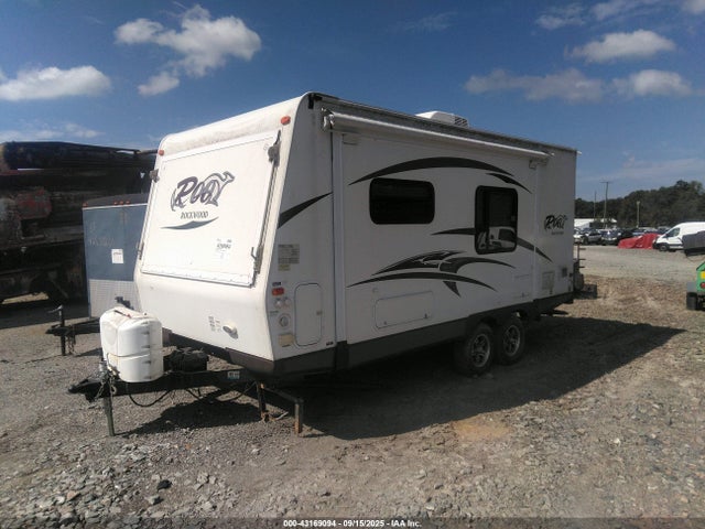 Forest River Real-lite / Rockwood Lite Weight Trailers 2014 4X4TRLW22ED129039 Image 2