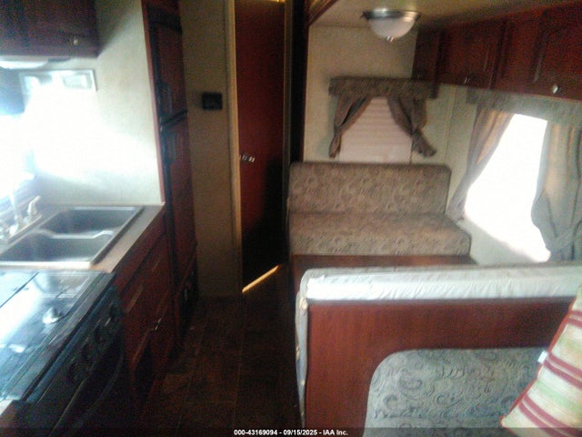 Forest River Real-lite / Rockwood Lite Weight Trailers 2014 4X4TRLW22ED129039 Image 8