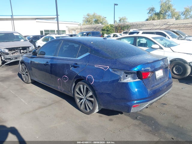 Nissan 2019 2019 1N4BL4CV3KC160766 Image 3