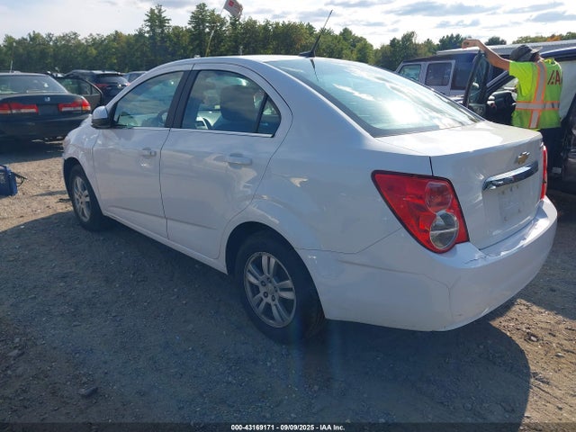 Chevrolet luw 2014 1G1JC5SH5E4183416 Image 3