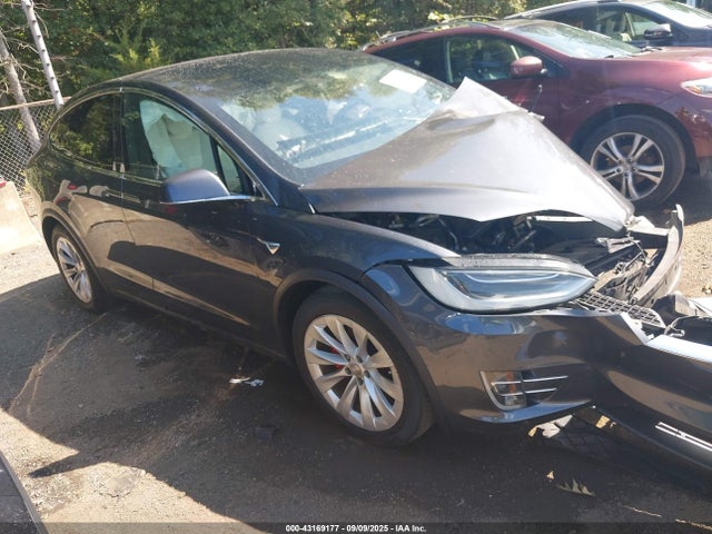 2017 TESLA MODEL X 5YJXCBE4XHF034232 Photo 0