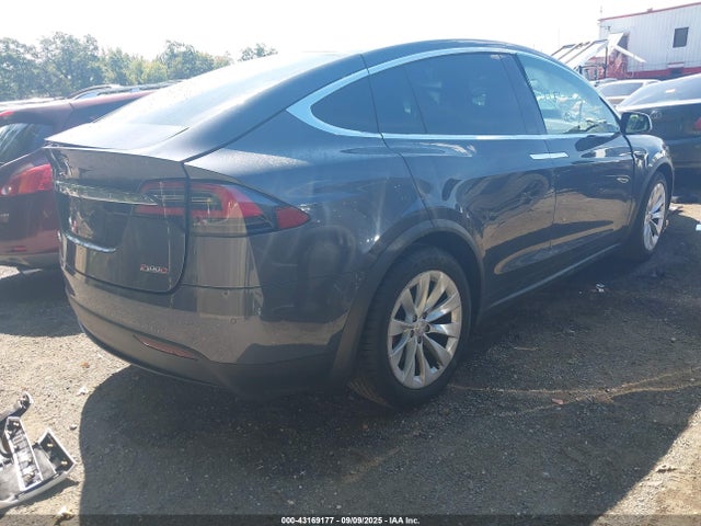 2017 TESLA MODEL X 5YJXCBE4XHF034232 Photo 3