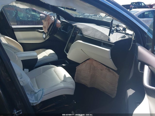 2017 TESLA MODEL X 5YJXCBE4XHF034232 Photo 4