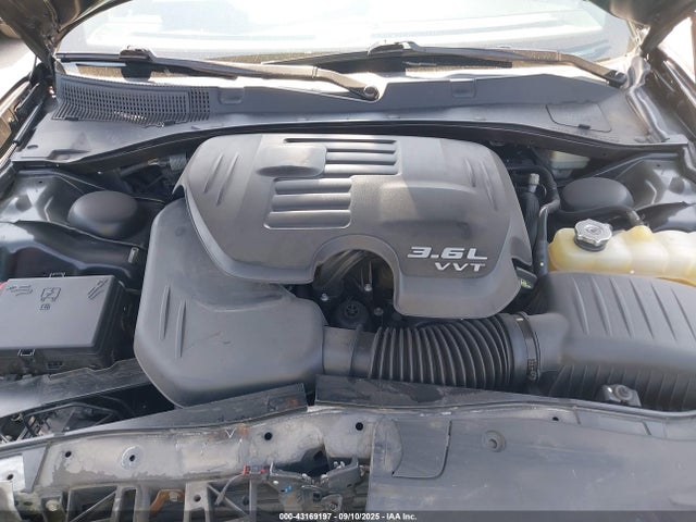 2C3CDXHG8FH768572 Dodge 2015
