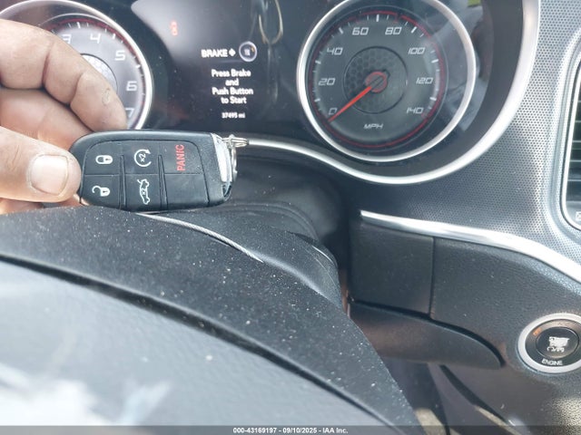 2C3CDXHG8FH768572 Dodge 2015