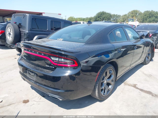 2C3CDXHG8FH768572 Dodge 2015