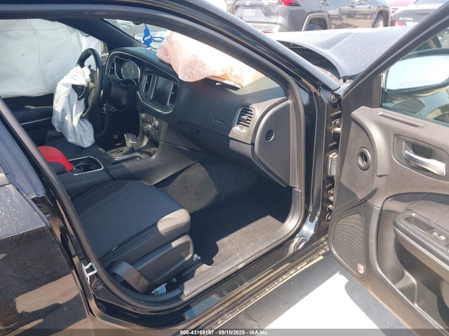 2C3CDXHG8FH768572 Dodge 2015