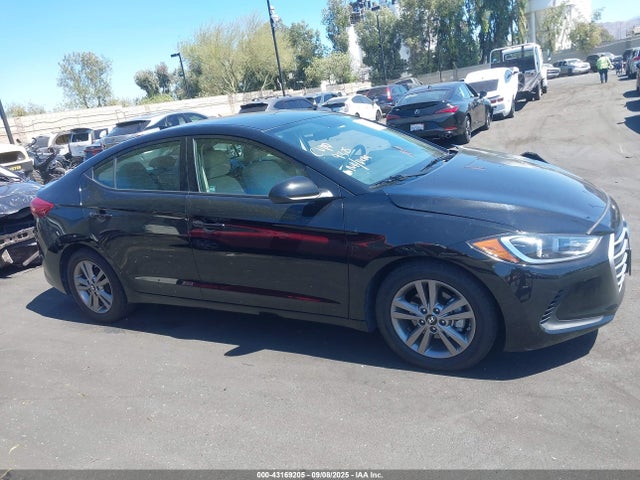 5NPD84LF1HH016059 Hyundai 2017