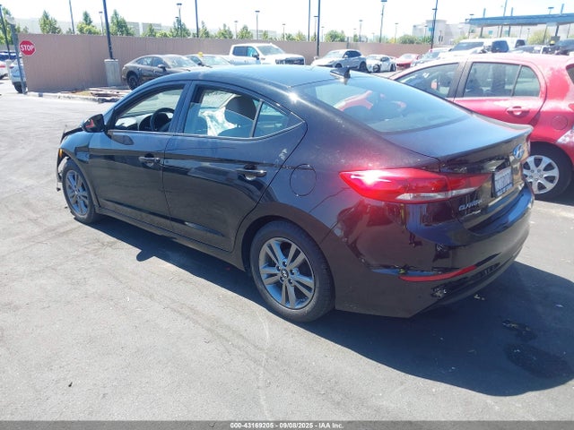 5NPD84LF1HH016059 Hyundai 2017