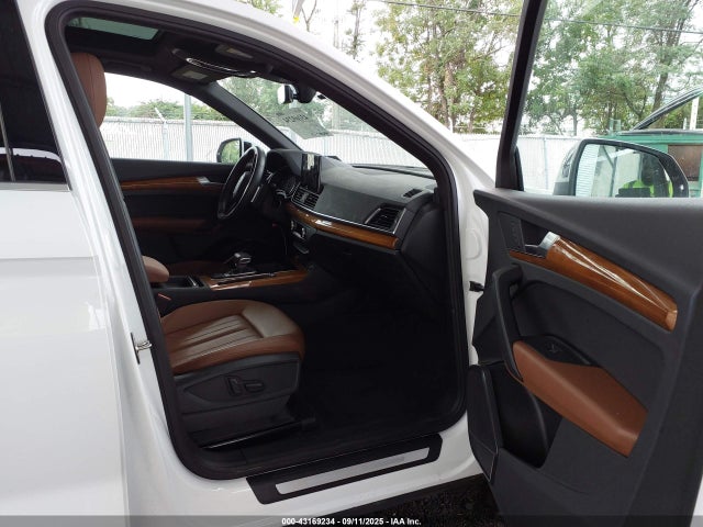 2021 Audi Q5 Premium 45 Tfsi Quattro S Tronic მანქანა იყიდება აუქციონზე, vin: WA1AAAFYXM2103029, აუქციონის ნომერი: 43169234