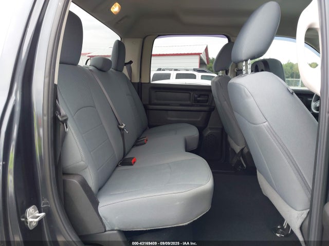 43169409 :رقم المزاد ، 1C6RR6KT4KS619884 vin ، 2019 Ram 1500 Classic Express  4x2 5'7 Box مزاد بيع