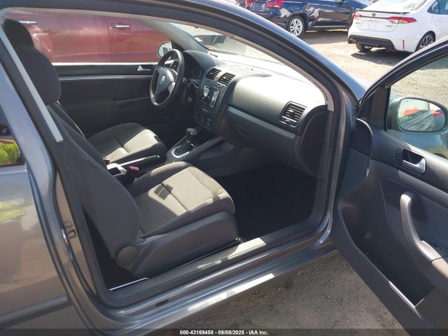 43169458 :رقم المزاد ، WVWBS71K37W251968 vin ، 2007 Volkswagen Rabbit 2-door مزاد بيع