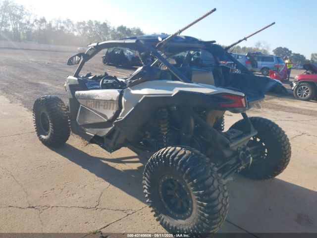 2023 CAN-AM MAVERICK X3 3JBVGAY44PE004572 Photo 2
