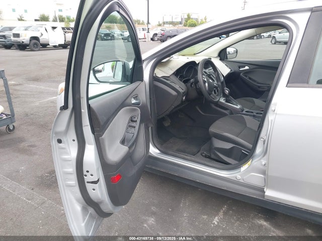 Ford 2014 2014 1FADP3F29EL391362 Image 5