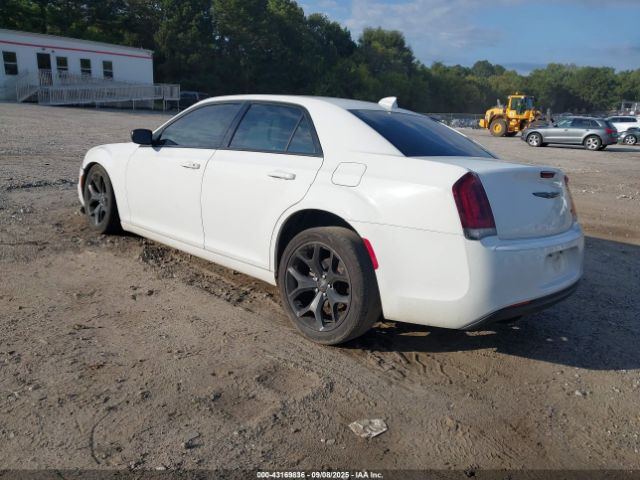 2022 CHRYSLER 300 2C3CCAAG5NH139554 Photo 2