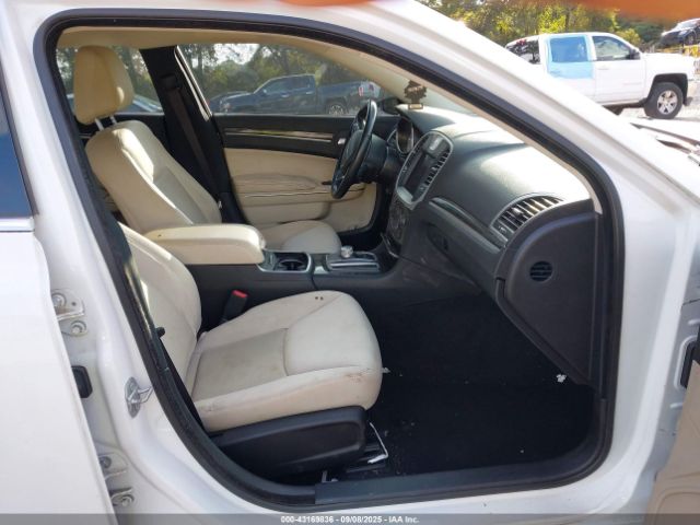 2022 CHRYSLER 300 2C3CCAAG5NH139554 Photo 4