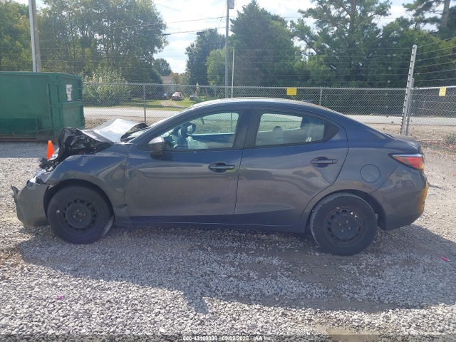 3MYDLBYV0KY523937 Toyota YARIS L