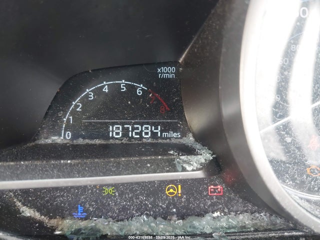 3MYDLBYV0KY523937 Toyota YARIS L
