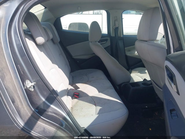 3MYDLBYV0KY523937 Toyota YARIS L