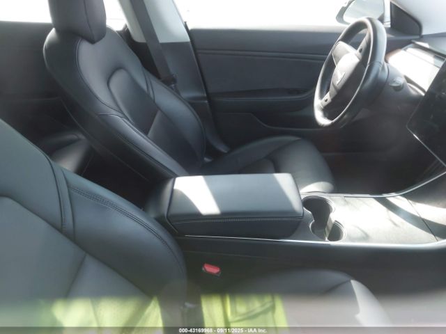 2018 TESLA MODEL 3 5YJ3E1EB0JF072155 Photo 4