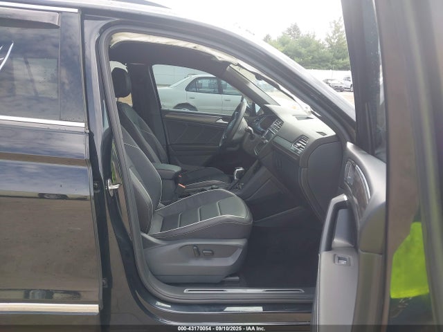 Продаж на аукціоні авто 2022 Volkswagen Tiguan 2.0t Sel R-line, vin: 3VV4B7AX1NM168123, номер лоту: 43170054