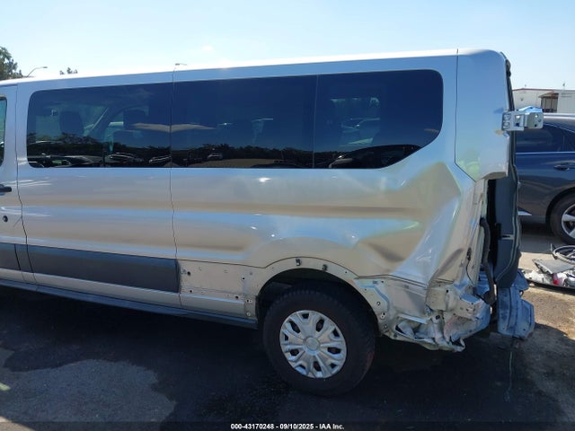 1FBZX2YM4HKA98881 Ford 2017