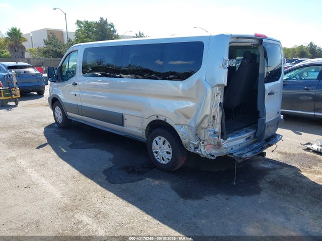 1FBZX2YM4HKA98881 Ford 2017