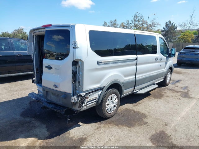 1FBZX2YM4HKA98881 Ford 2017