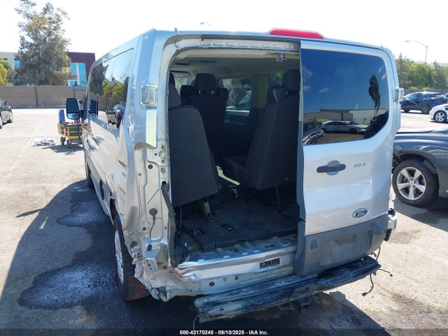 1FBZX2YM4HKA98881 Ford 2017