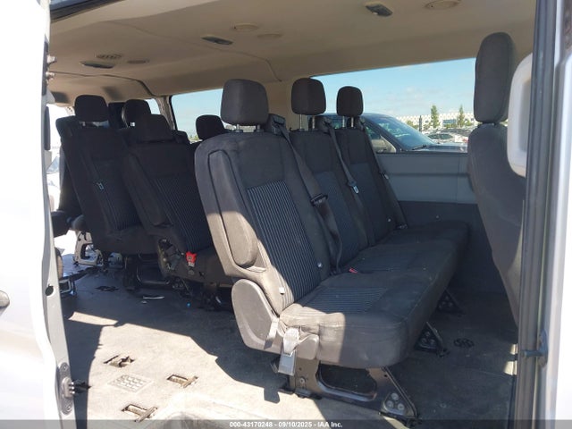 1FBZX2YM4HKA98881 Ford 2017