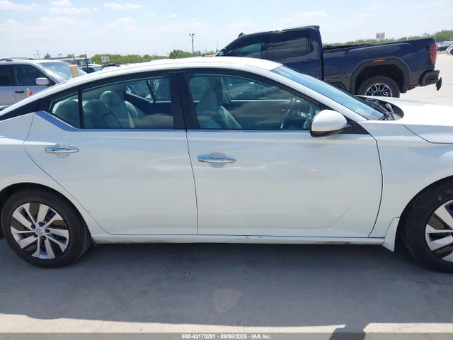 1N4BL4BV4LC261334 Nissan 2020