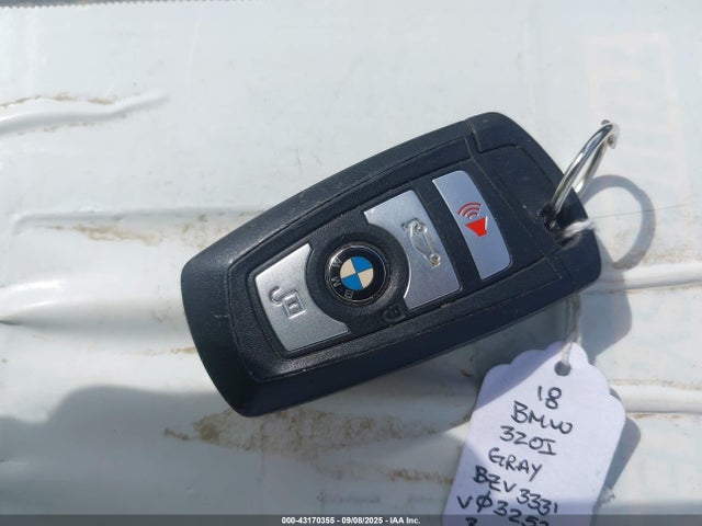 BMW 320i 2018 WBA8E5G53JNV03252 Image 11