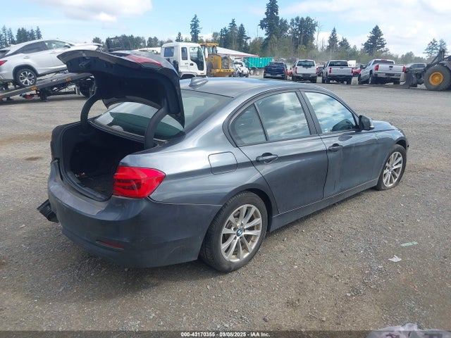 BMW 320i 2018 WBA8E5G53JNV03252 Image 4