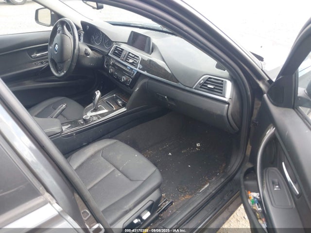 BMW 320i 2018 WBA8E5G53JNV03252 Image 5