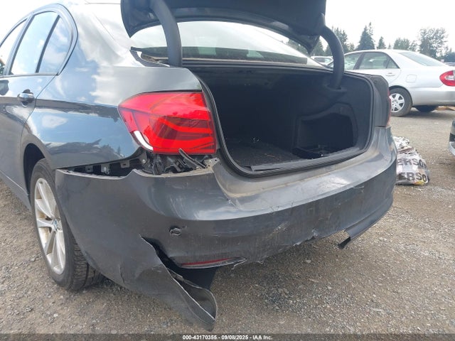 BMW 320i 2018 WBA8E5G53JNV03252 Image 6