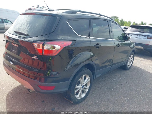 1FMCU9G99HUB94196 Ford 2017