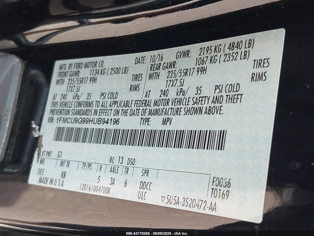 1FMCU9G99HUB94196 Ford 2017