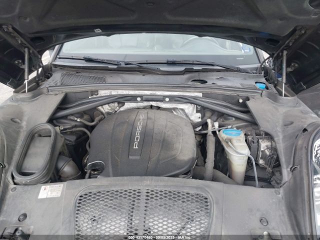 2017 PORSCHE MACAN WP1AA2A50HLB08604 Photo 9
