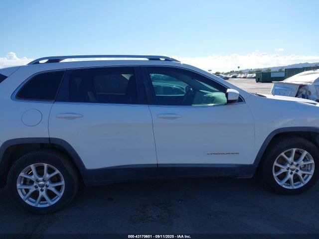 1C4PJLCB0GW126067 Jeep Cherokee