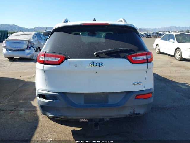 1C4PJLCB0GW126067 Jeep Cherokee