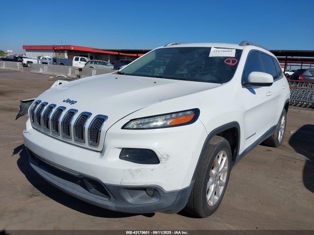 1C4PJLCB0GW126067 Jeep Cherokee