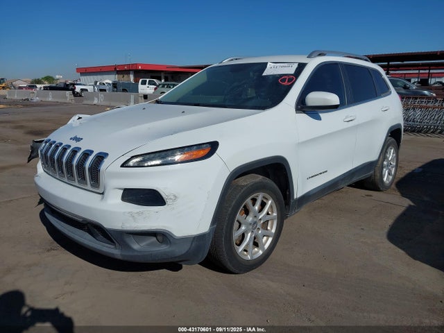 1C4PJLCB0GW126067 Jeep Cherokee