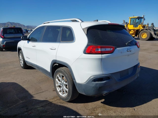1C4PJLCB0GW126067 Jeep Cherokee