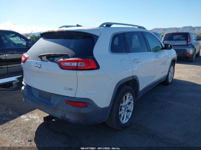 1C4PJLCB0GW126067 Jeep Cherokee