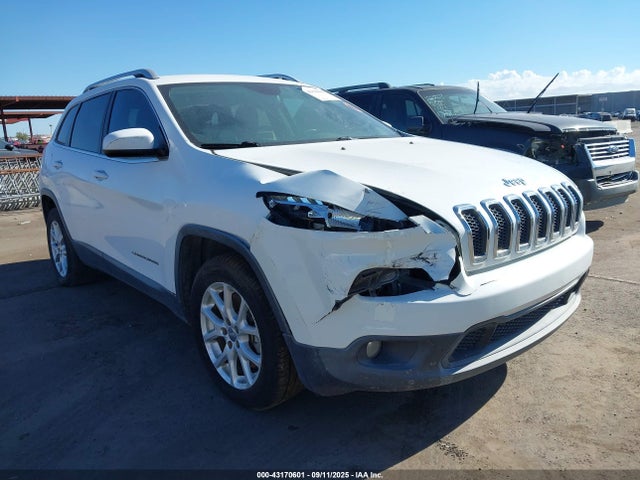 1C4PJLCB0GW126067 Jeep Cherokee