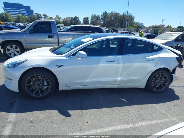 5YJ3E1EA2JF162186 Tesla MODEL 3