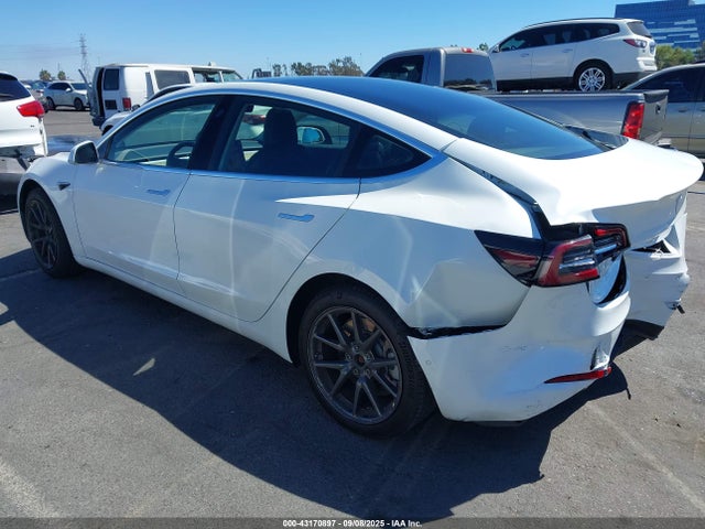 2018 TESLA MODEL 3 5YJ3E1EA2JF162186 Photo 2