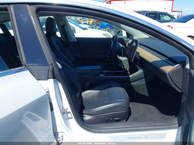2018 TESLA MODEL 3 5YJ3E1EA2JF162186 Photo 4